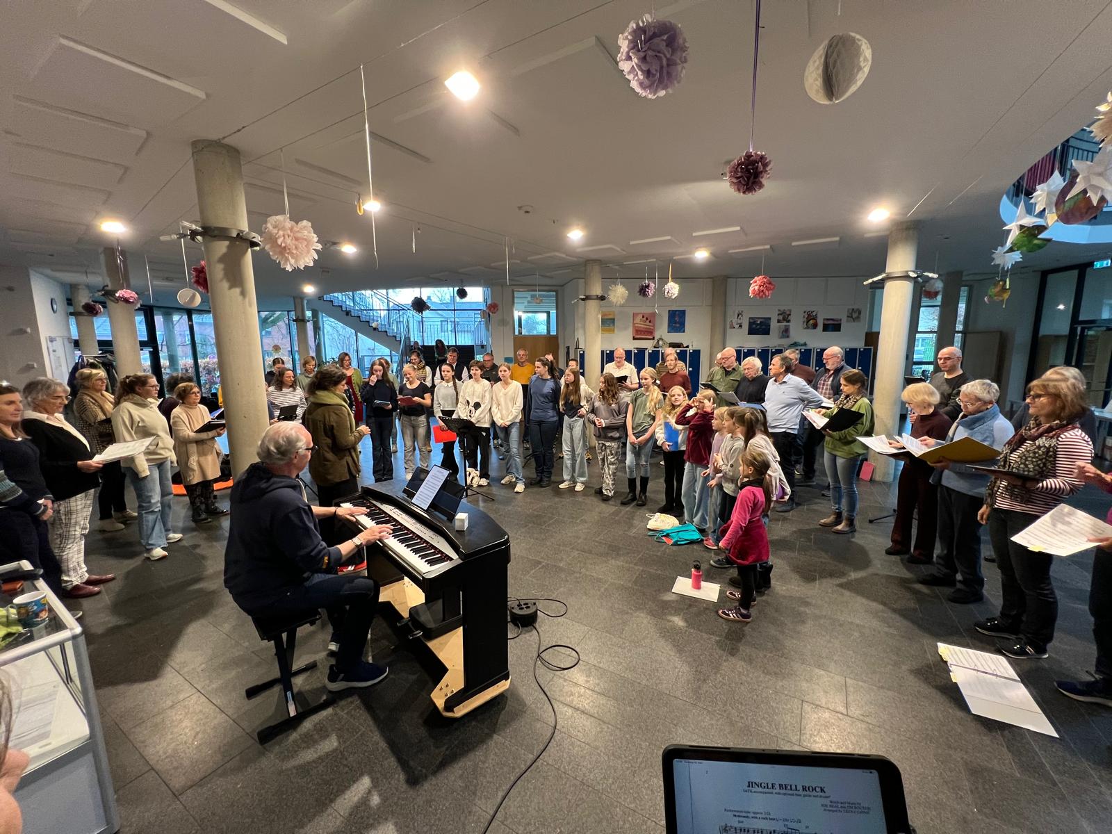 Gemeinsame Probe mit dem Kinderchor